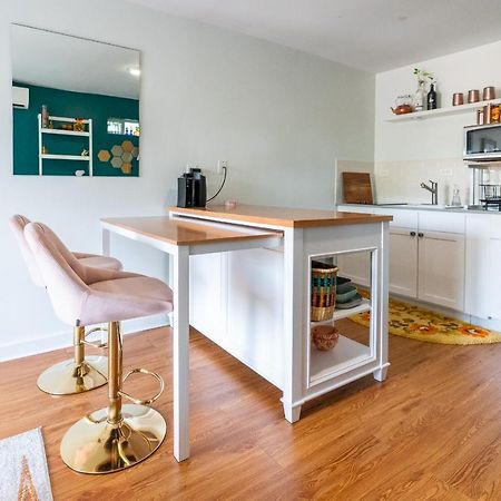 Artsy, Private Gem Near Iconic South Congress Apartment Austin Luaran gambar